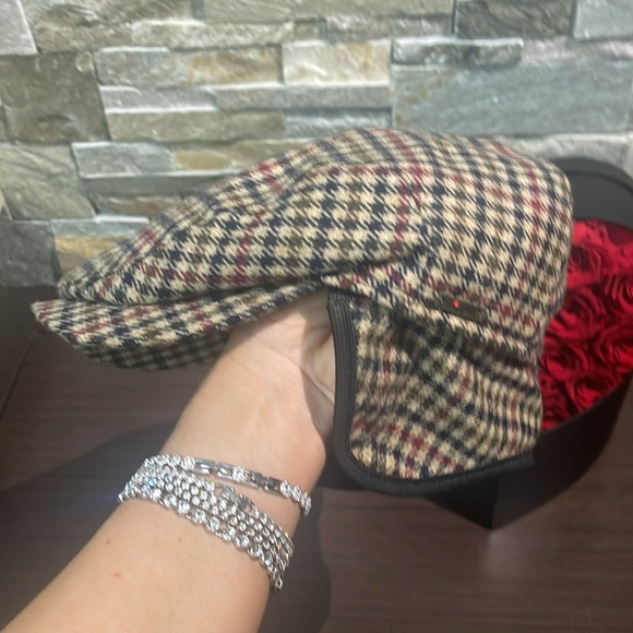 Wigens Silk/Wool Pub cap with “Tuckaway” Earflaps - Picture 2 of 6